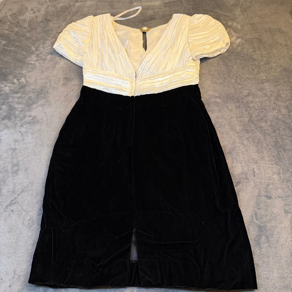 Barbara Barbara Petite Cocktail Dress Womens Size 6 Black White Velvet‎ Vintage